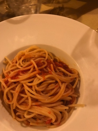 Spaghetti with tomato and pepper sauce